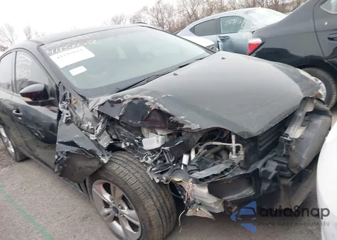 2014 Ford Focus Se z USA, uszkodzony, nr VIN 1FADP3K24EL210464